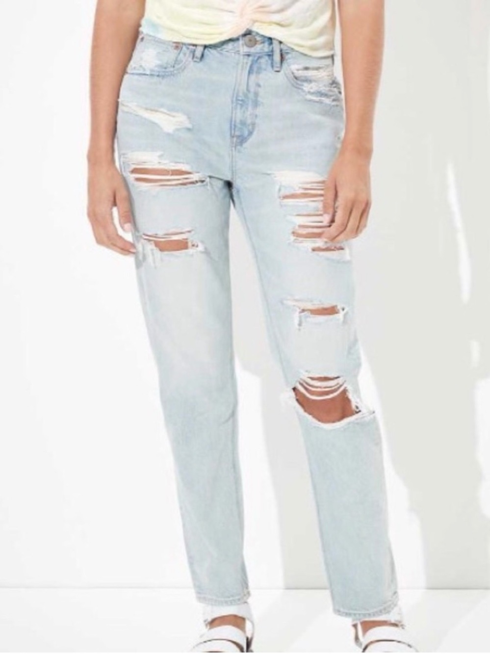 American Eagle Light Blue 90’s Slim Boyfriend  Distressed Jeans Sz 14